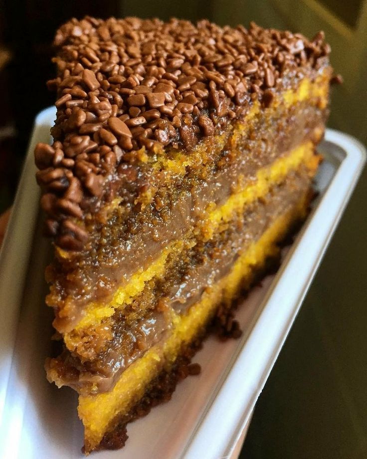 Bolo de Cenoura Recheado com Chocolate
